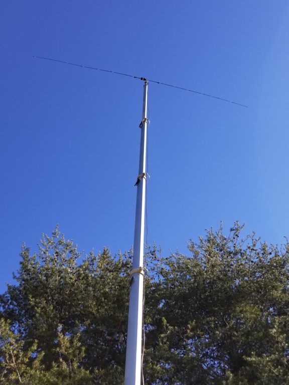 Chameleon Antenna atop the mast