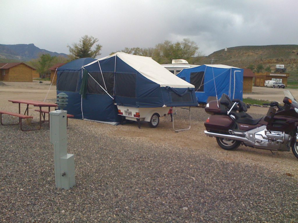 Pop-up Camper towed by a Goldwing